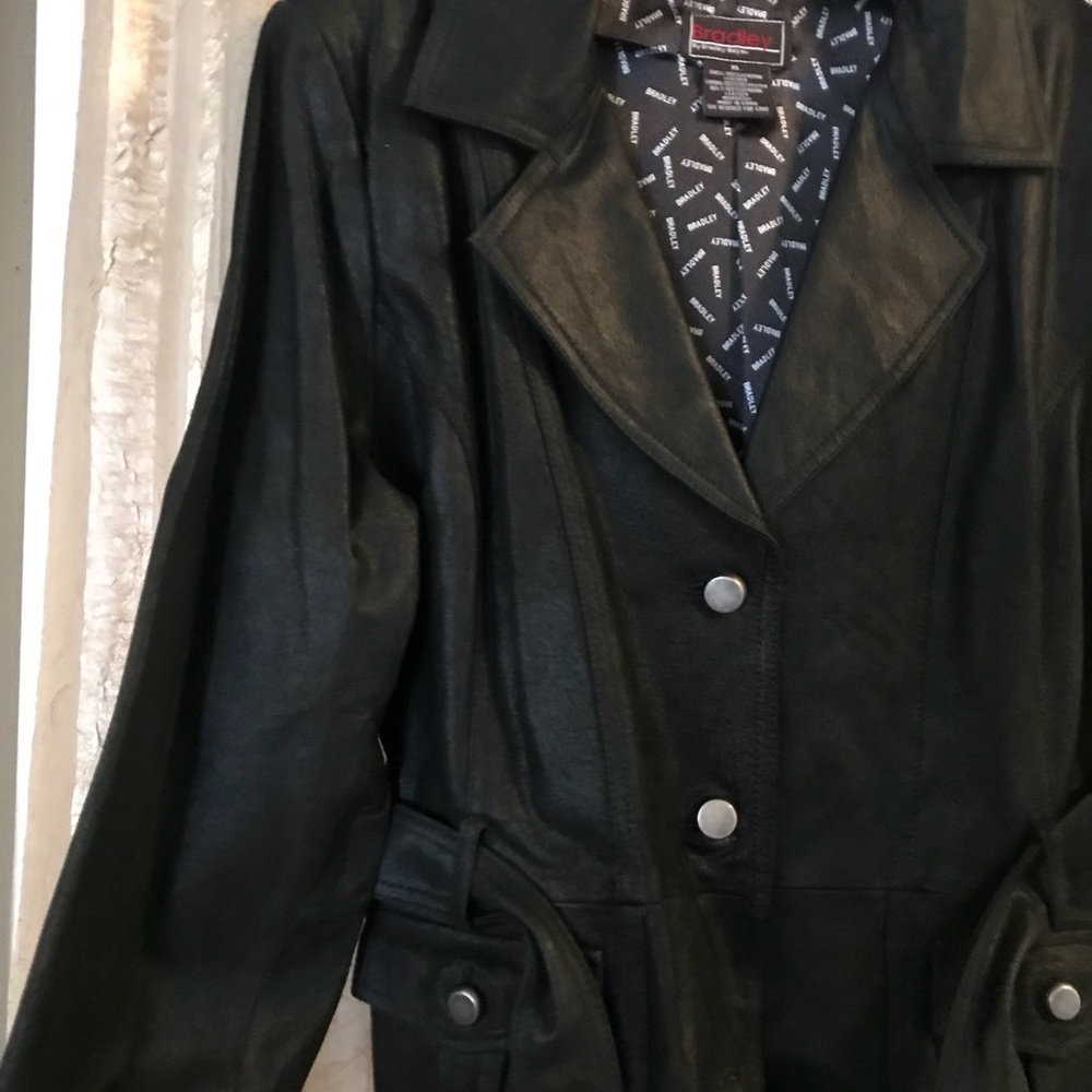 Leather jacket - Picture 2 of 5